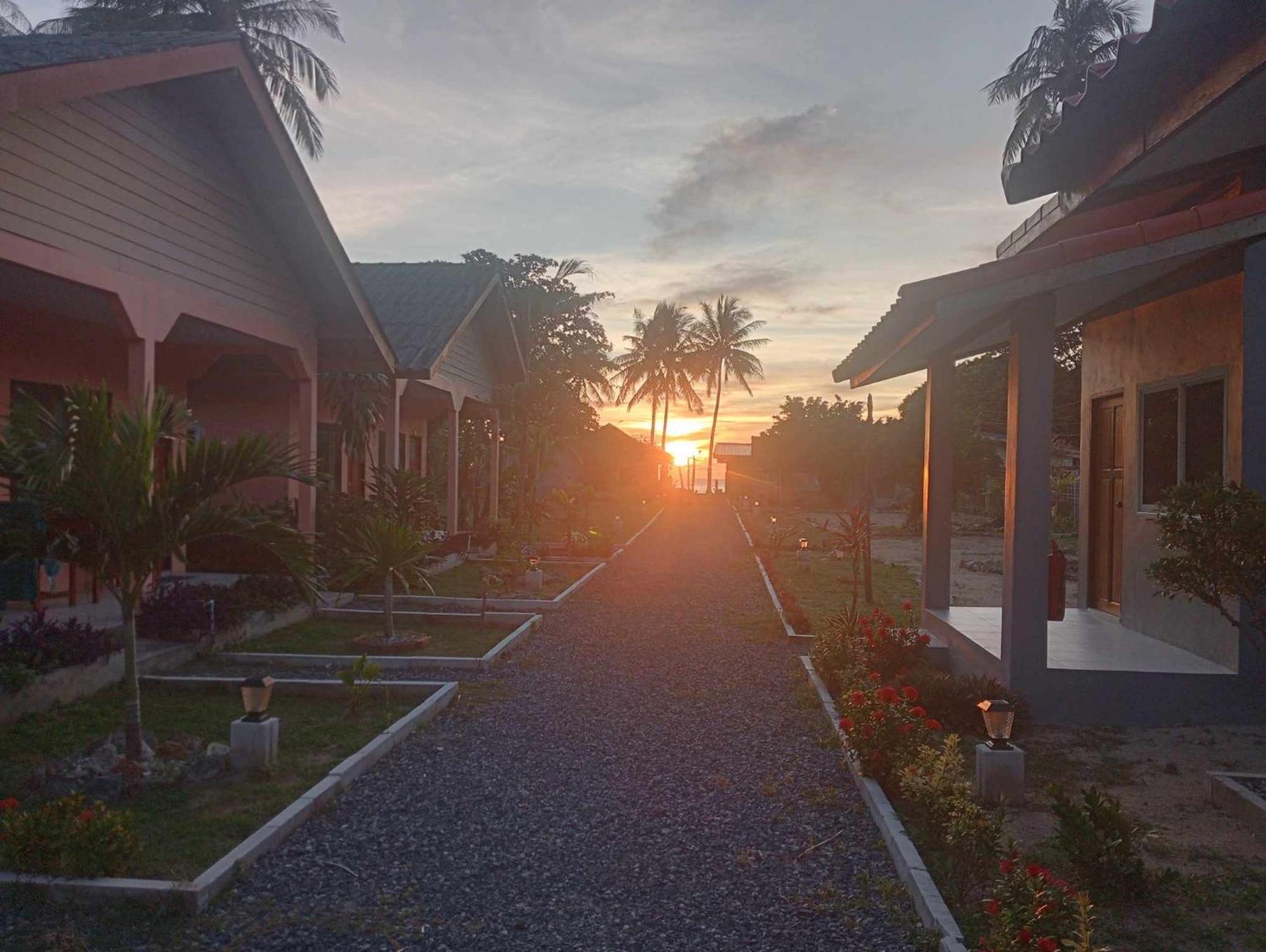 Scandinavian Beach Resort เกาะลันตา ภายนอก รูปภาพ