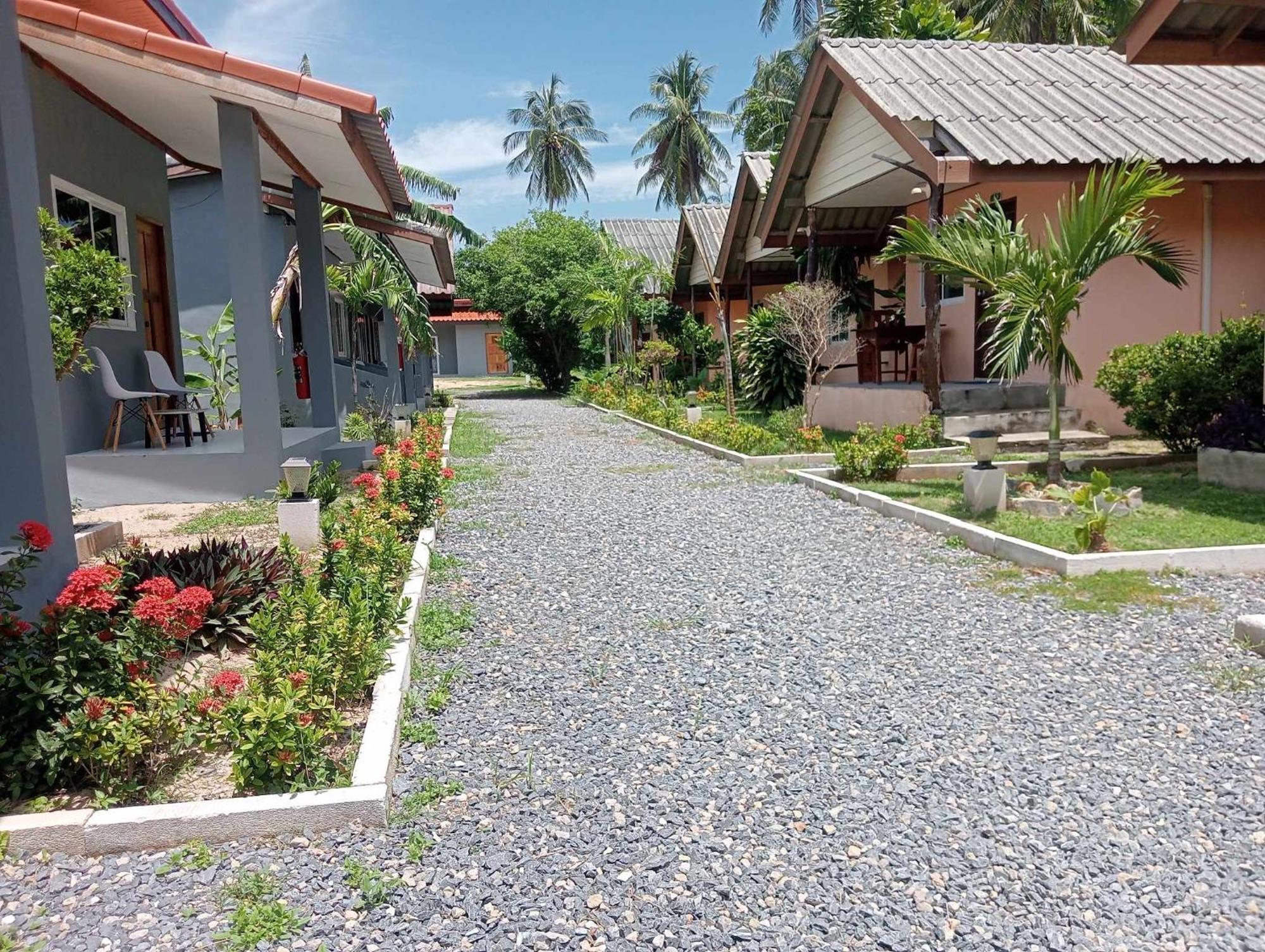 Scandinavian Beach Resort เกาะลันตา ภายนอก รูปภาพ