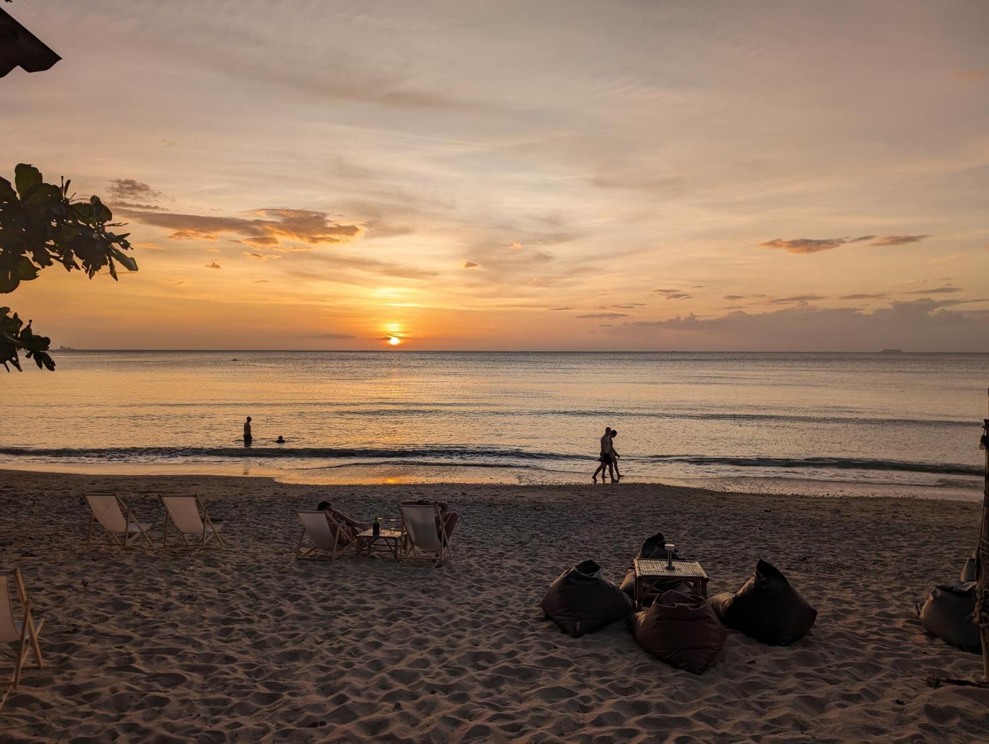 Scandinavian Beach Resort เกาะลันตา ภายนอก รูปภาพ